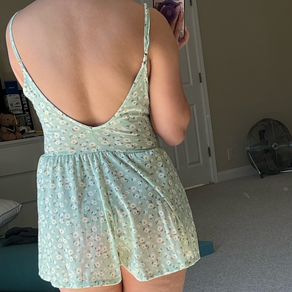 Forever 21 Sage Green Floral Romper - Picture 5 of 13